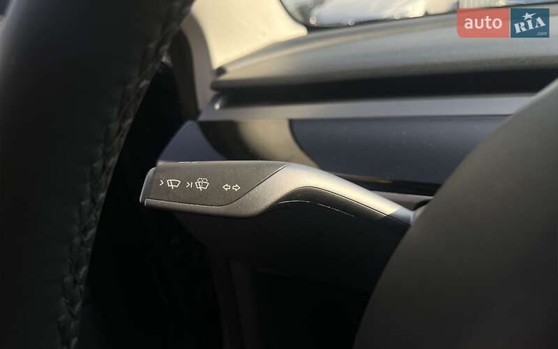 Седан Tesla Model 3 2021 в Мукачевому