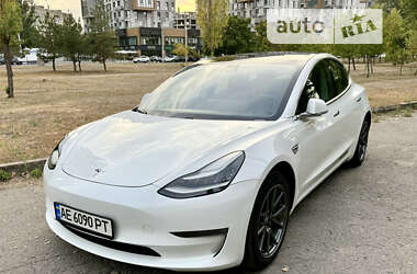 Седан Tesla Model 3 2020 в Дніпрі