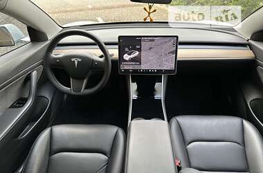 Седан Tesla Model 3 2020 в 