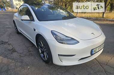 Седан Tesla Model 3 2022 в Павлограді