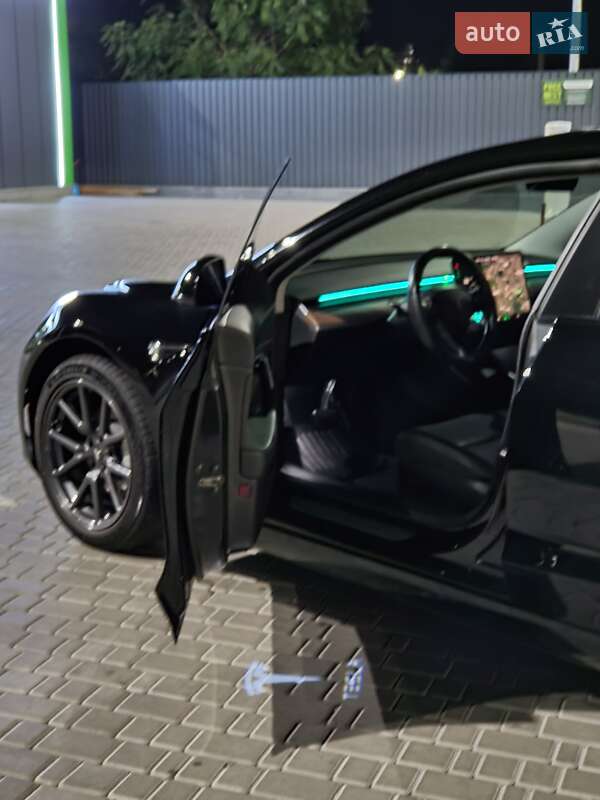 Седан Tesla Model 3 2019 в Кропивницком