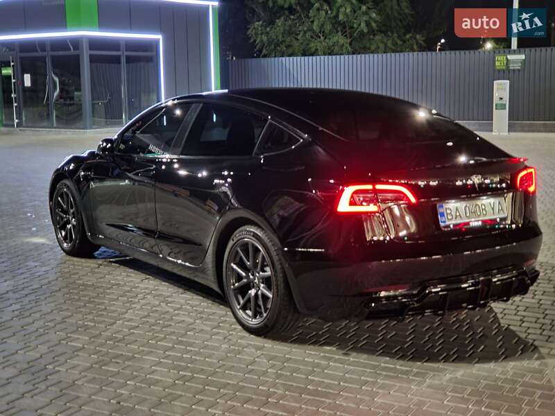 Седан Tesla Model 3 2019 в Кропивницком