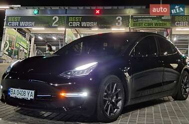 Седан Tesla Model 3 2019 в 