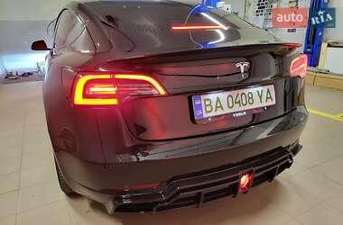 Седан Tesla Model 3 2019 в 