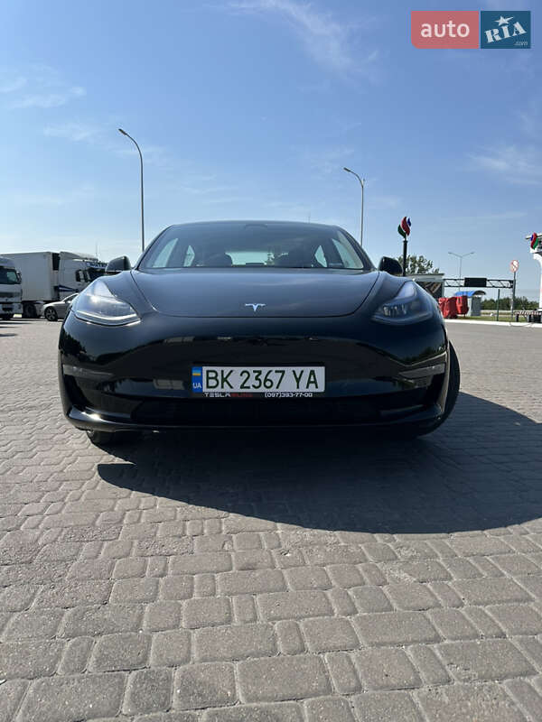 Tesla Model 3 2022