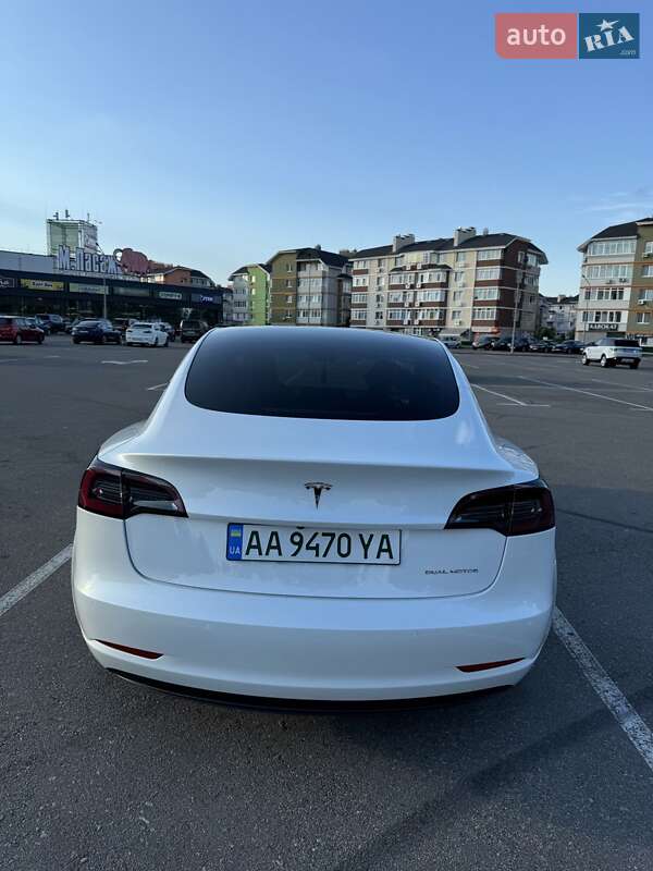 Седан Tesla Model 3 2021 в Киеве