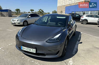 Седан Tesla Model 3 2021 в 
