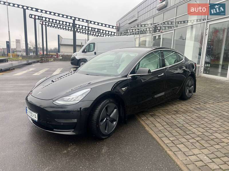 Седан Tesla Model 3 2020 в Тернополі