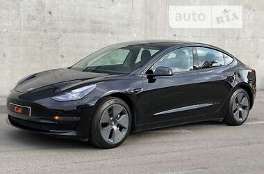 Седан Tesla Model 3 2021 в Киеве