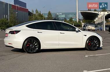 Седан Tesla Model 3 2022 в Ровно