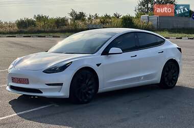 Седан Tesla Model 3 2022 в Ровно