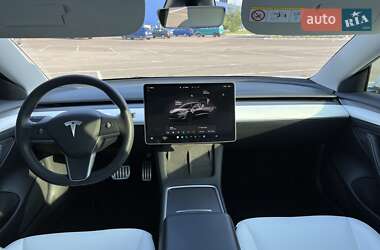 Седан Tesla Model 3 2022 в Ровно