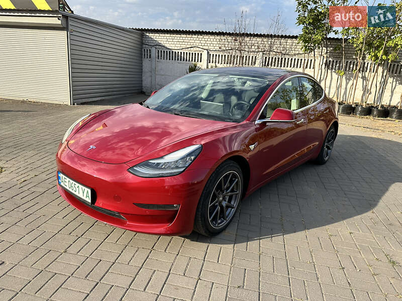 Седан Tesla Model 3 2018 в Дніпрі