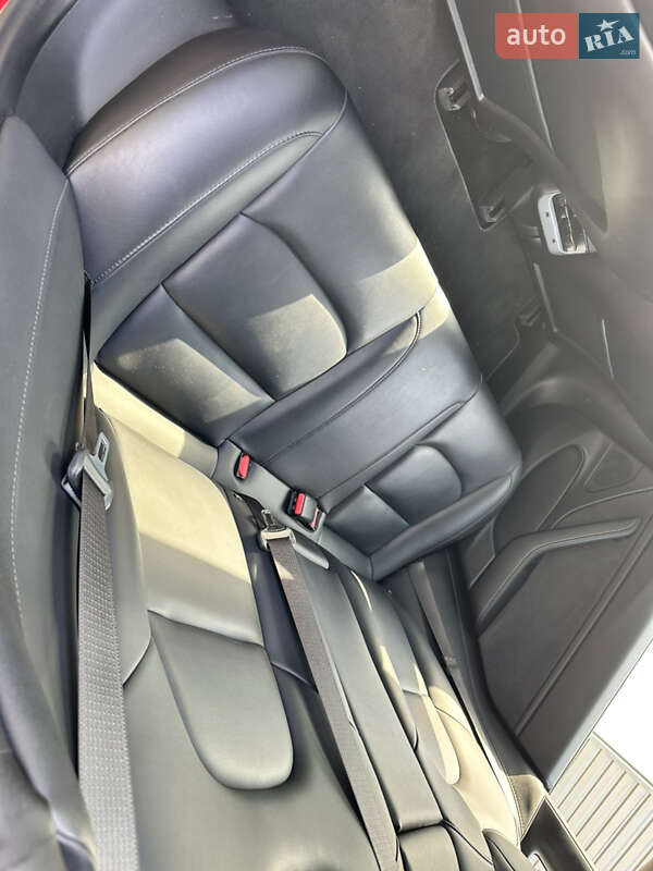 Седан Tesla Model 3 2018 в Дніпрі