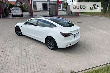 Седан Tesla Model 3 2019 в Пустомитах