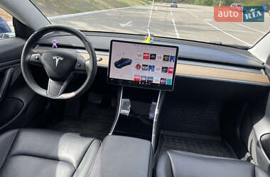 Седан Tesla Model 3 2019 в 