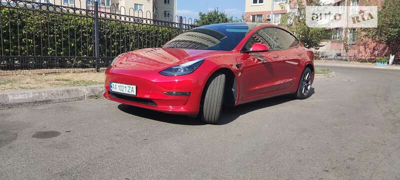 Седан Tesla Model 3 2022 в Києві