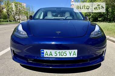 Седан Tesla Model 3 2019 в Киеве