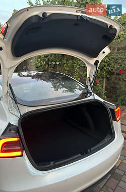 Седан Tesla Model 3 2018 в 