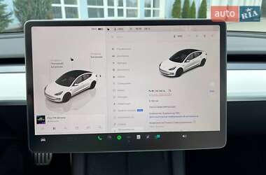 Седан Tesla Model 3 2023 в Житомирі