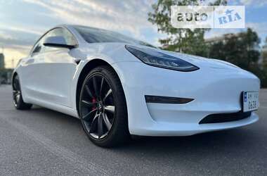 Внедорожник / Кроссовер Tesla Model 3 2020 в 