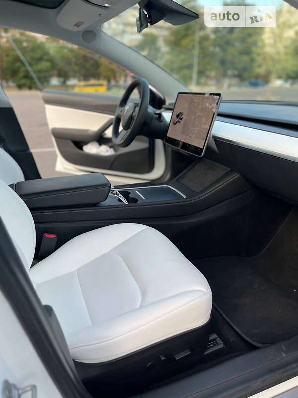 Внедорожник / Кроссовер Tesla Model 3 2020 в Киеве