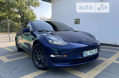 Седан Tesla Model 3 2022 в Стрые