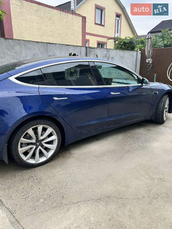 Седан Tesla Model 3 2018 в Одесі