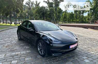 Седан Tesla Model 3 2023 в Киеве