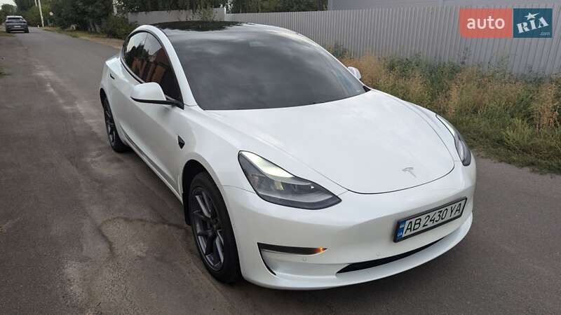 Седан Tesla Model 3 2021 в Вінниці