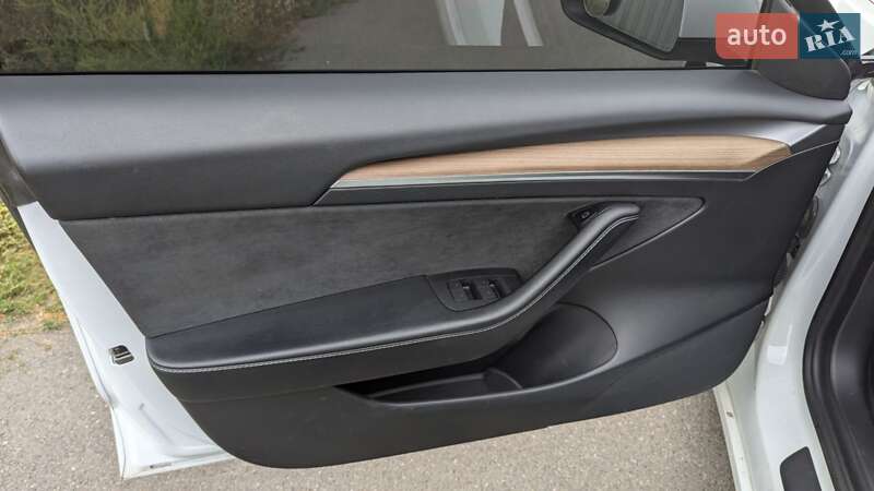 Седан Tesla Model 3 2021 в Вінниці