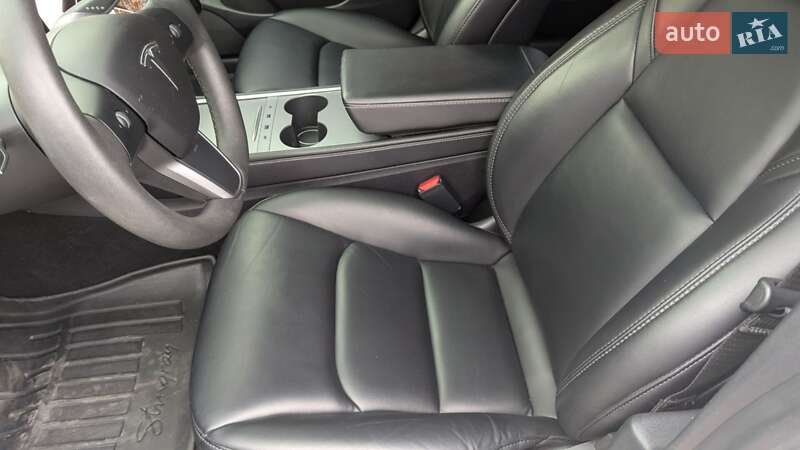 Седан Tesla Model 3 2021 в Вінниці