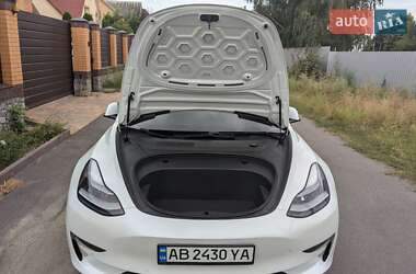 Седан Tesla Model 3 2021 в Виннице