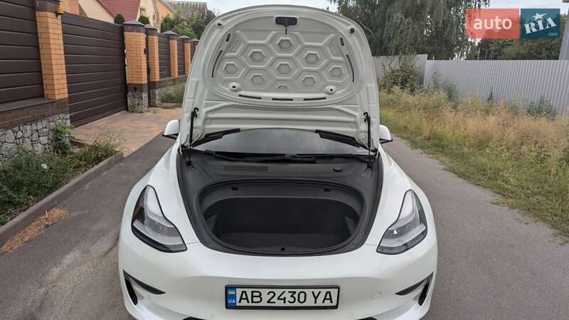Седан Tesla Model 3 2021 в Вінниці