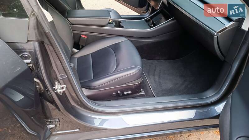 Седан Tesla Model 3 2018 в Харькове