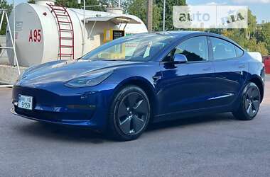 Седан Tesla Model 3 2022 в Киеве