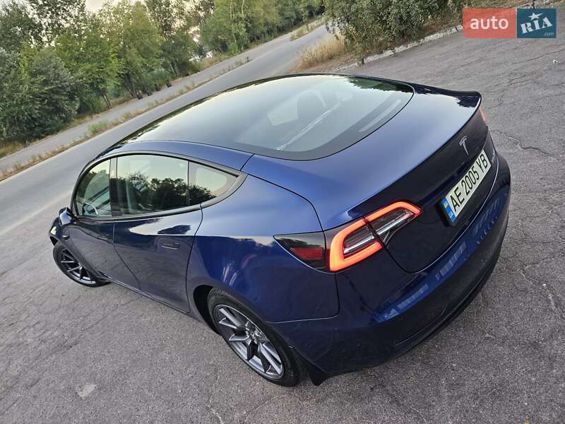 Седан Tesla Model 3 2022 в Днепре