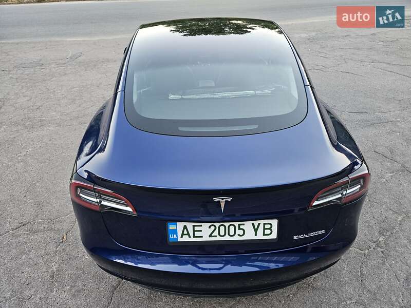 Седан Tesla Model 3 2022 в Днепре