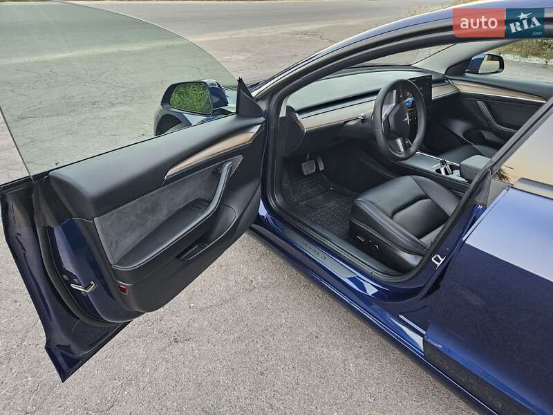 Седан Tesla Model 3 2022 в Днепре
