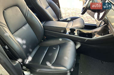 Седан Tesla Model 3 2018 в 