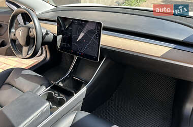 Седан Tesla Model 3 2018 в 