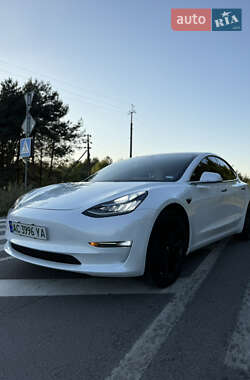 Седан Tesla Model 3 2019 в 