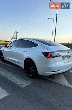 Седан Tesla Model 3 2019 в 