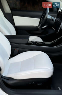 Седан Tesla Model 3 2019 в 