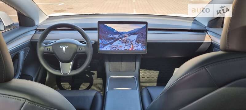 Седан Tesla Model 3 2023 в Житомирі