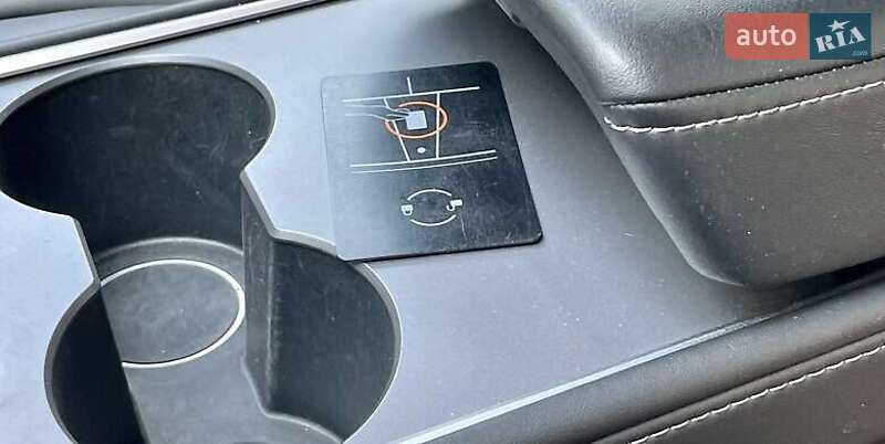 Седан Tesla Model 3 2022 в Киеве