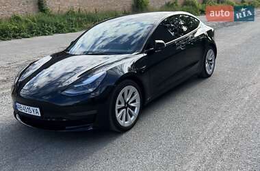 Седан Tesla Model 3 2023 в 