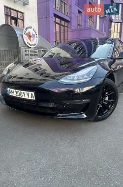 Седан Tesla Model 3 2019 в Києві