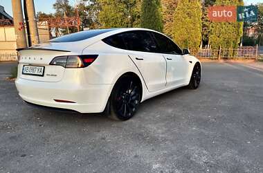 Седан Tesla Model 3 2021 в Виннице