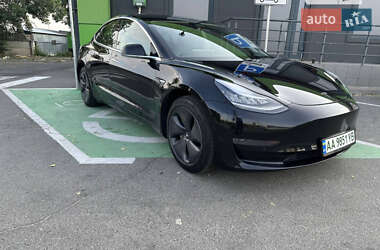 Седан Tesla Model 3 2019 в 